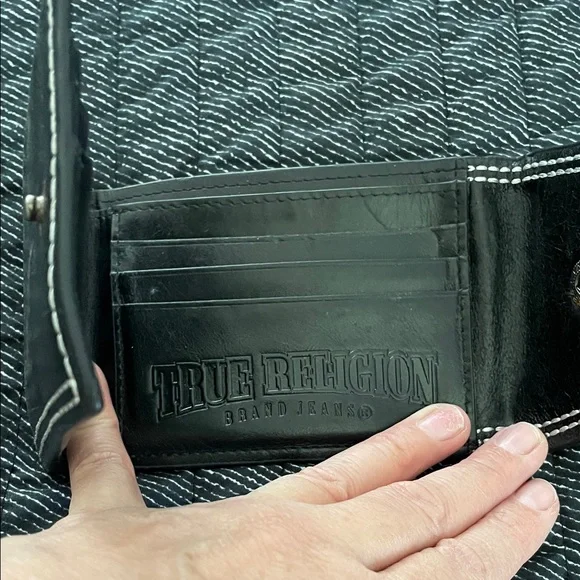 Vintage Leather Diesel Striped Green Wallet and Black True Religion Wallet Set - Picture 7 of 11